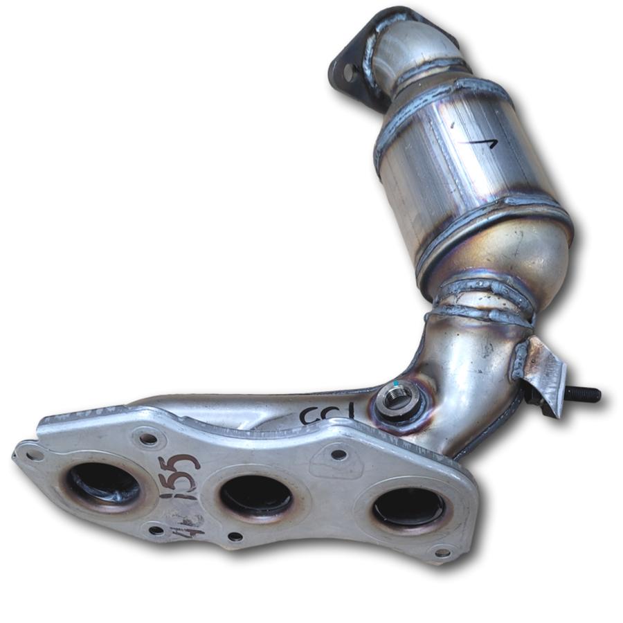 2011 - 2016 Toyota Sienna AWD Catalytic Converter bottom view