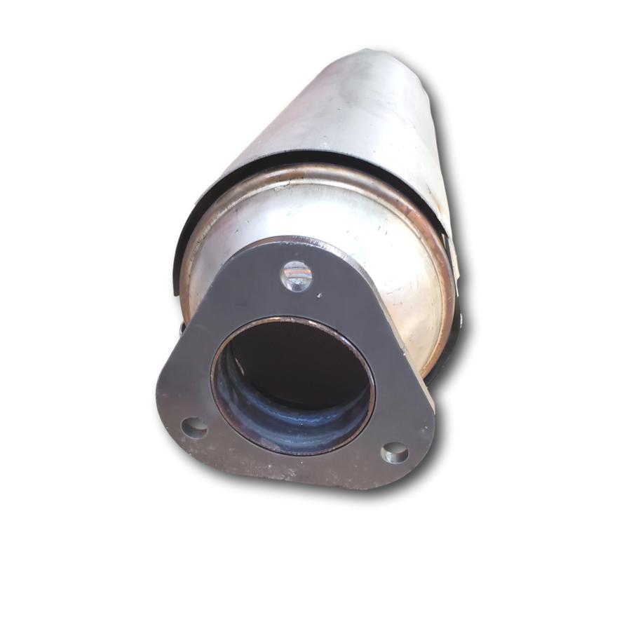 Image 3 of Ford E-350 Club Wagon Catalytic Converter 5.4L V8 1997-2002 REAR